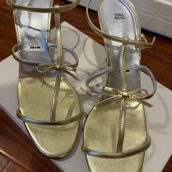 Vera Wang Gold Strapy Leather Sandals Heels - Picture 2 of 8